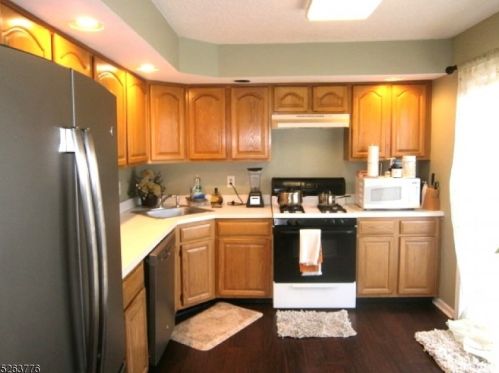 3512 French Dr, Bridgewater, NJ 08807-5550