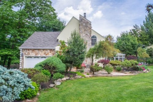 41 Fox Trail Rd, Sparta, NJ 07871-3707