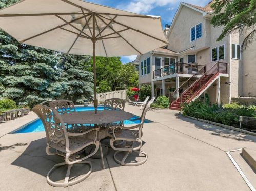 3817 Bridgewater Dr, Saint Paul MN  55123-2526 exterior