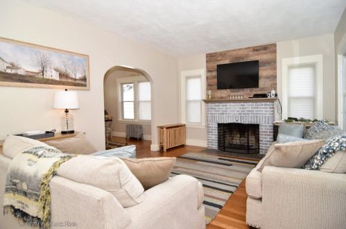 60 California Ave, Providence, RI 02905-4322
