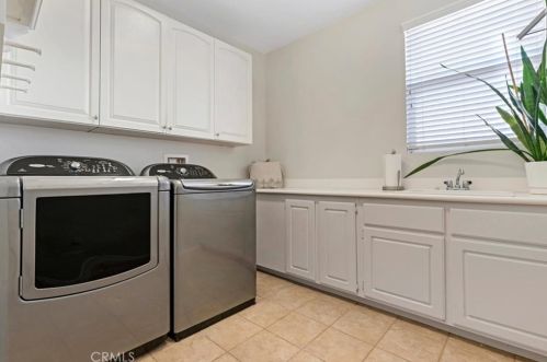 19445 Mi Casa Ct, Riverside CA  92508-6827 exterior