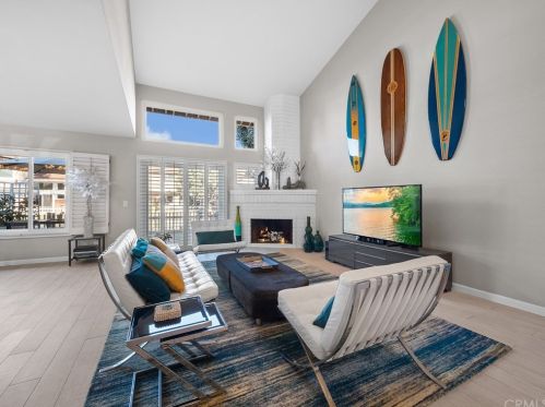 7865 Seabreeze Dr, Huntington Beach, CA 92648-5453