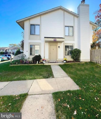 1261 Springtide Pl, Herndon, VA 20170-4226