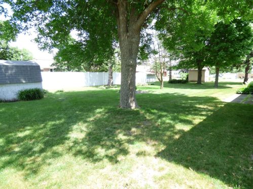 238 4th St, Summit, MN 55917-1164