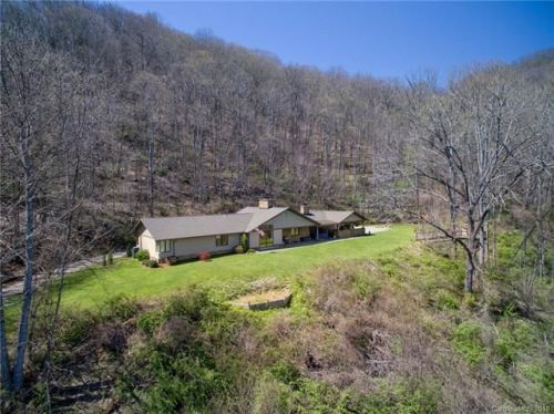 158 Chinquapin Trl, Fairview, NC 28730-8781
