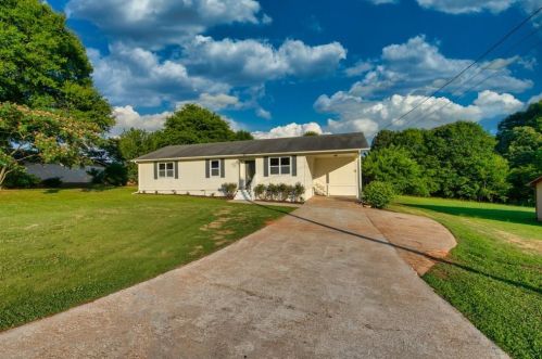 253 Doster Ave, Monroe, GA 30656-4707