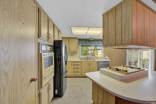 180 Lemon Tree Cir, Vacaville, CA 95687-3220