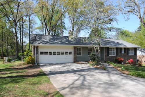 2845 Manor Ct, Lithonia, GA 30078-2905