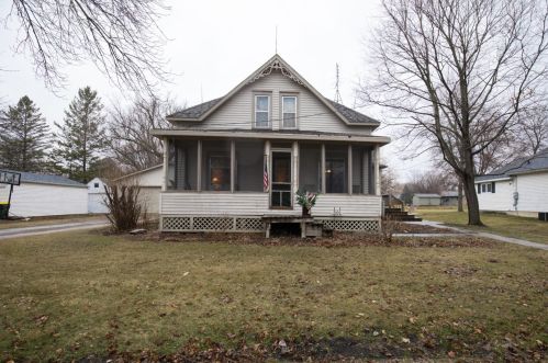 501 Kandiyohi Ave, Prinsburg, MN 56281-9748