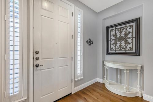 1061 Tulloch Dr, Tracy, CA 95304-5917
