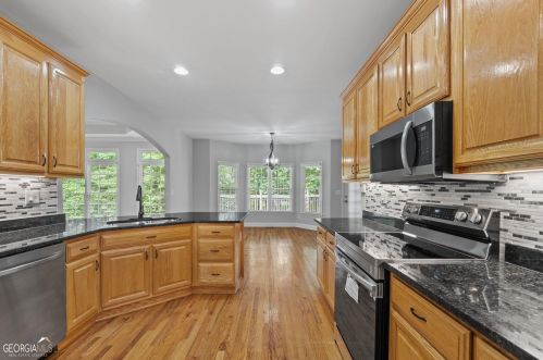 1070 Laurel Ridge Dr, Mcdonough, GA 30252-8433