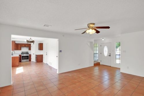 1207 Crupp Ct, Austin TX  78753-6860 exterior