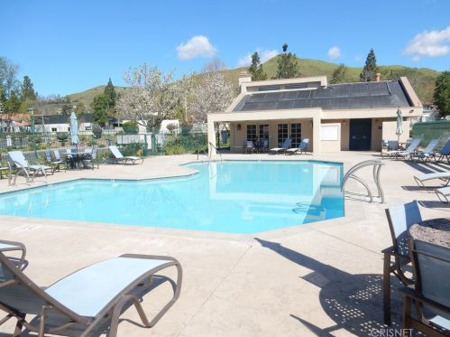 240 Country Club Dr, Simi Valley CA  93065-0626 exterior