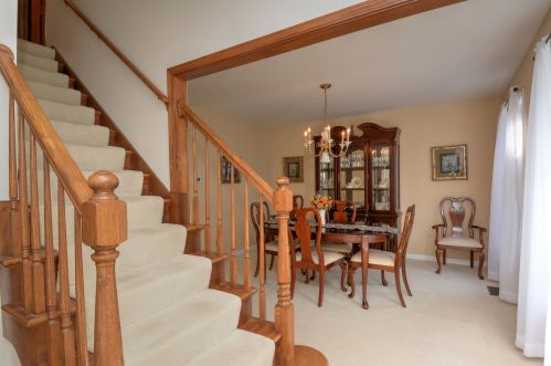 1925 Forest Ridge Rd, Saint Charles, IL 60174-5720