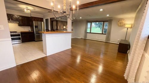 72 Greenfield Ave, Waterbury, CT 06708-1716