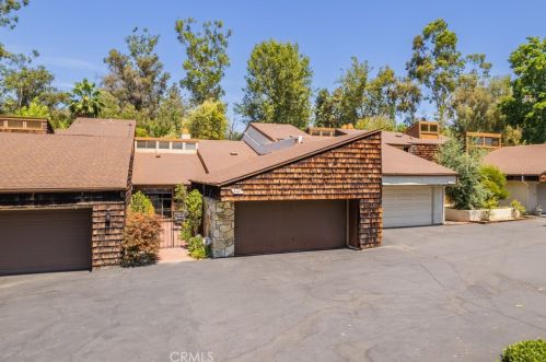 9437 Friendly Woods Ln, Whittier, CA 90605-1658