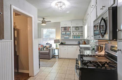 4633 Selkirk Dr, Fort Worth TX  76109-5243 exterior