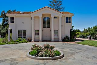 3354 Hillside Ln, Fallbrook, CA 92028-8228