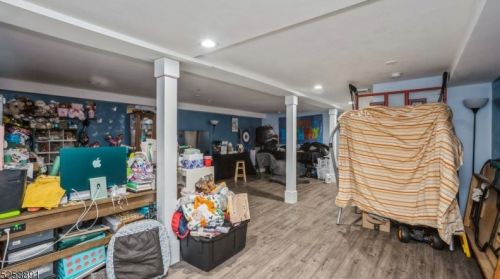 60 Van Nostrand Ave, Dover NJ  07801-4827 exterior