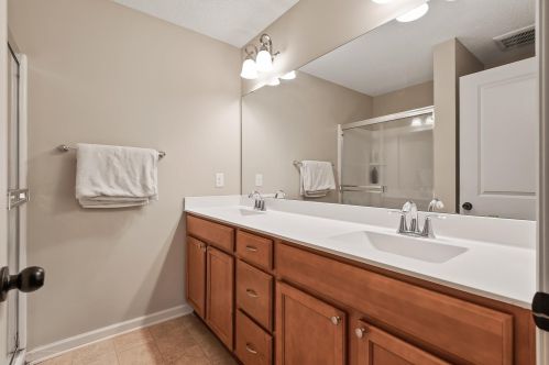 2141 Cedar Grv Trl, Saint Paul MN  55122-1543 exterior