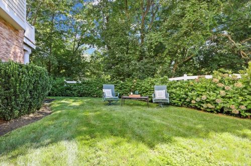 69 Riverdale Ave, Greenwich CT  06831-5054 exterior