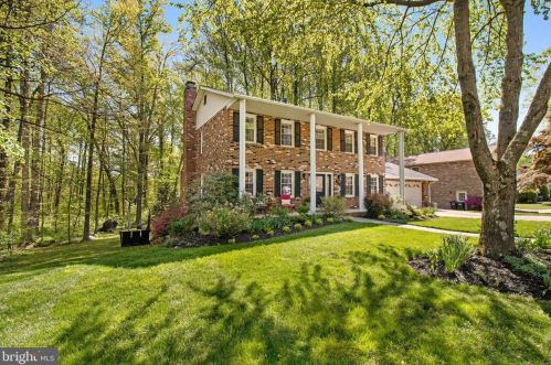 6685 Old Blacksmith Dr, Springfield, VA 22015-4139