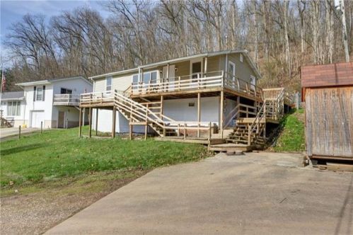 105 Linzy Ln, Dunbar WV  25064-1328 exterior