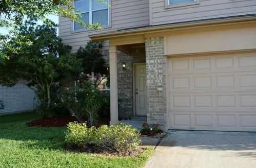 1019 Auburn View Ln, Fresno, TX 77545-2035