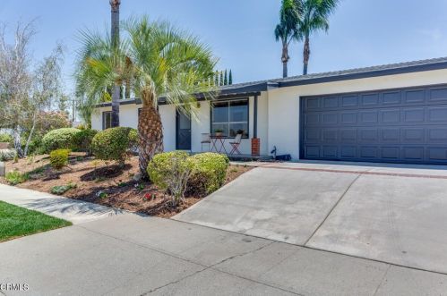 1068 Coulter Ct, Simi Valley, CA 93065-5009