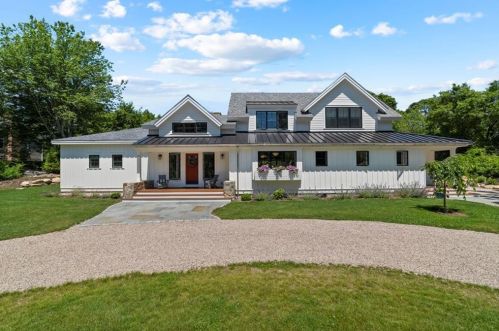 13 Belle Rose Dr, Westerly, RI 02891-3917