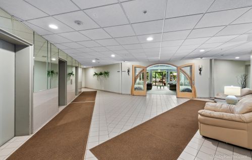 1 Renaissance Pl, Palatine, IL 60067-3642