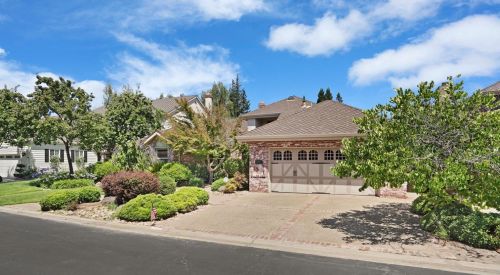 207 River Oaks Dr, Lodi, CA 95240-0563