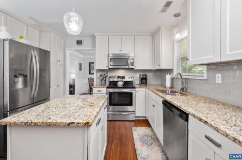 1902 English Oaks Cir, Charlottesville, VA 22911-8269