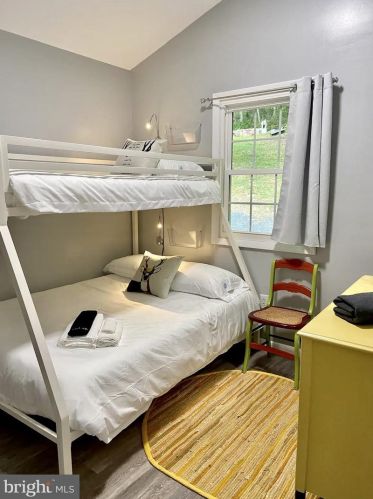 15 Meadow View Dr, Lost City WV 26810-8523 exterior