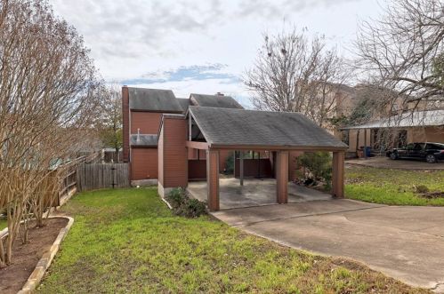6709 Deatonhill Dr, Austin, TX 78745-4725