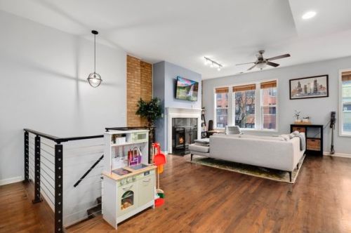 2644 Washtenaw Ave, Chicago, IL 60647-1836