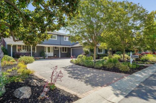 1171 Buckingham Dr, Los Altos, CA 94024-5507