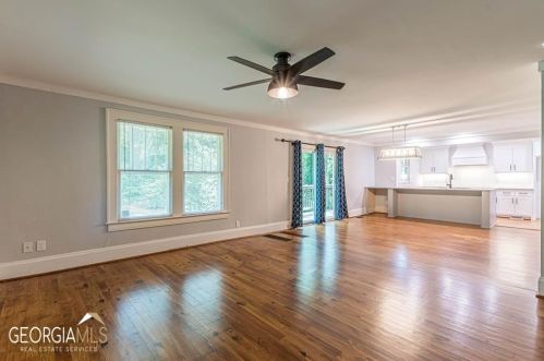 3314 Harris Dr, Atlanta GA  30337-1005 exterior