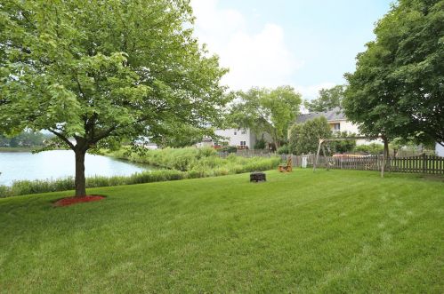 809 Burning Trl, Carol Stream IL  60188-9148 exterior