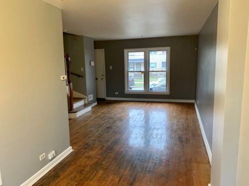 7643 Euclid Ave, Chicago, IL 60649-4013