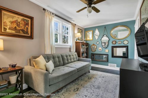 4 Marvin Rd, Middletown NJ 07748-2814 exterior