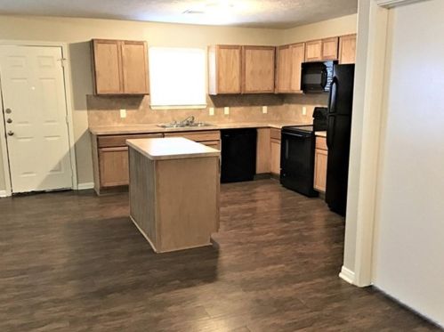 16301 Sun View Ln, Conroe TX  77302-5564 exterior