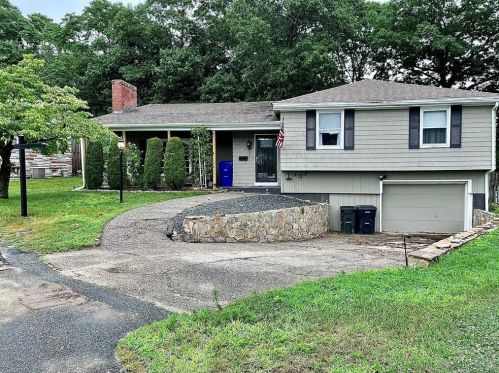 9 Barry Ct, Providence, RI 02904-5102