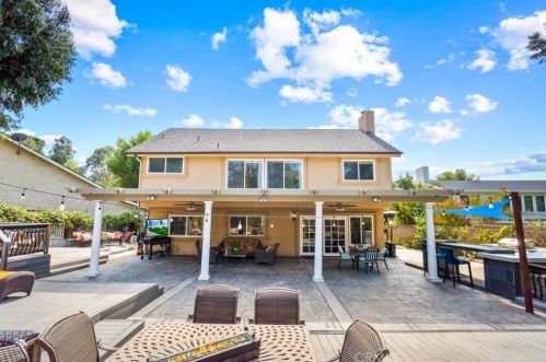 370 Yorkshire Cir, Anaheim CA 92808-1313 exterior