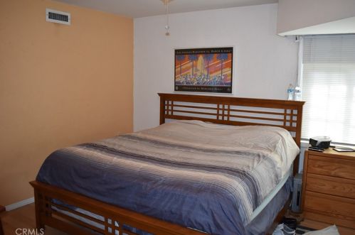 5092 Myrtle Ave, Riverside CA  92506-1423 exterior