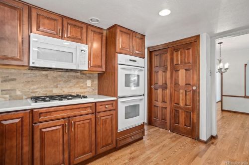 10955 Crestline Pl, Englewood CO 80111-3854 exterior