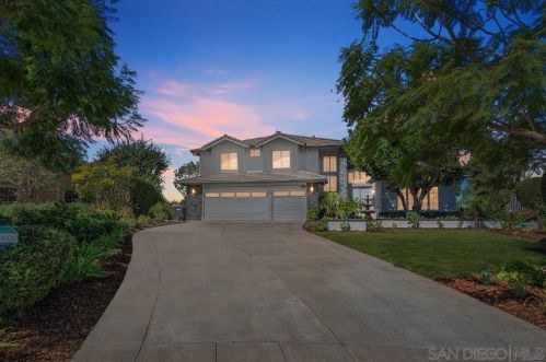 1597 Parkview Dr, Vista CA  92081-8750 exterior