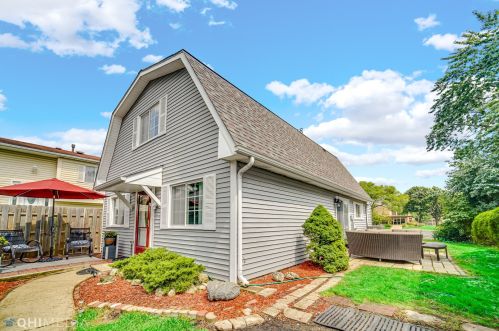 605 Appaloosa Ct, Carol Stream, IL 60188-9202