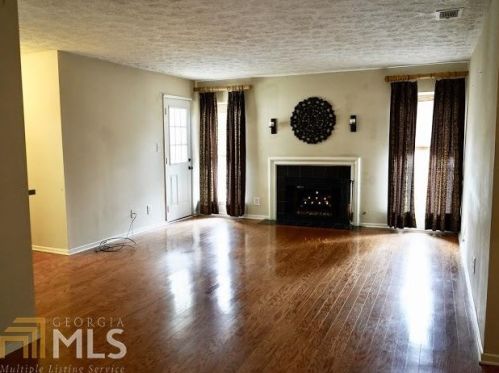 6808 Glenridge Dr, Atlanta GA  30328-2613 exterior