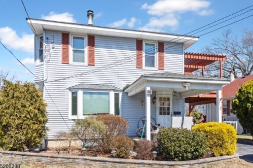 16 Bassett Ave, Dover, NJ 07803-3158